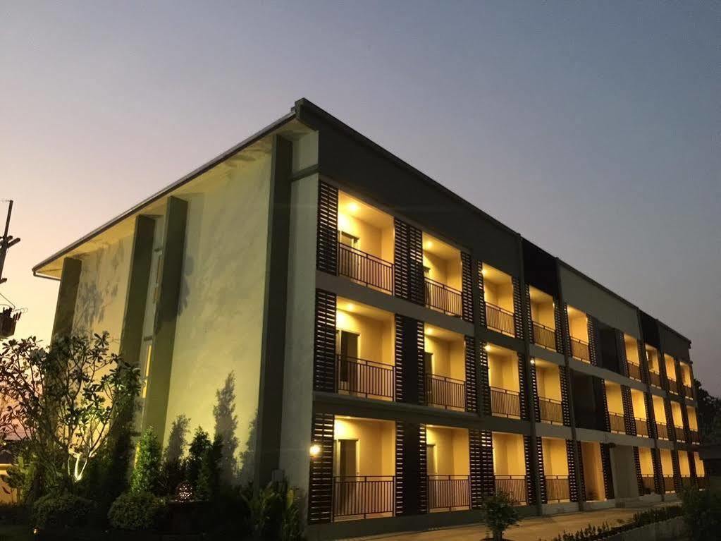 Oyo 306 Paradise Park Laemchabang Sziracsa Kültér fotó